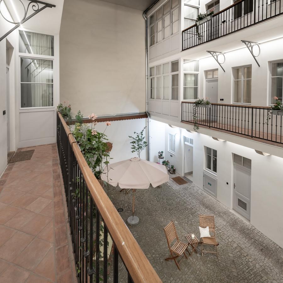 4 Trees By Adrez Apartment Prag