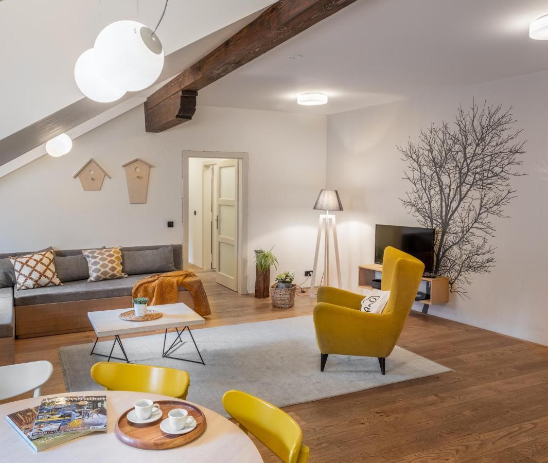 Apartment 4 Trees By Adrez Prag