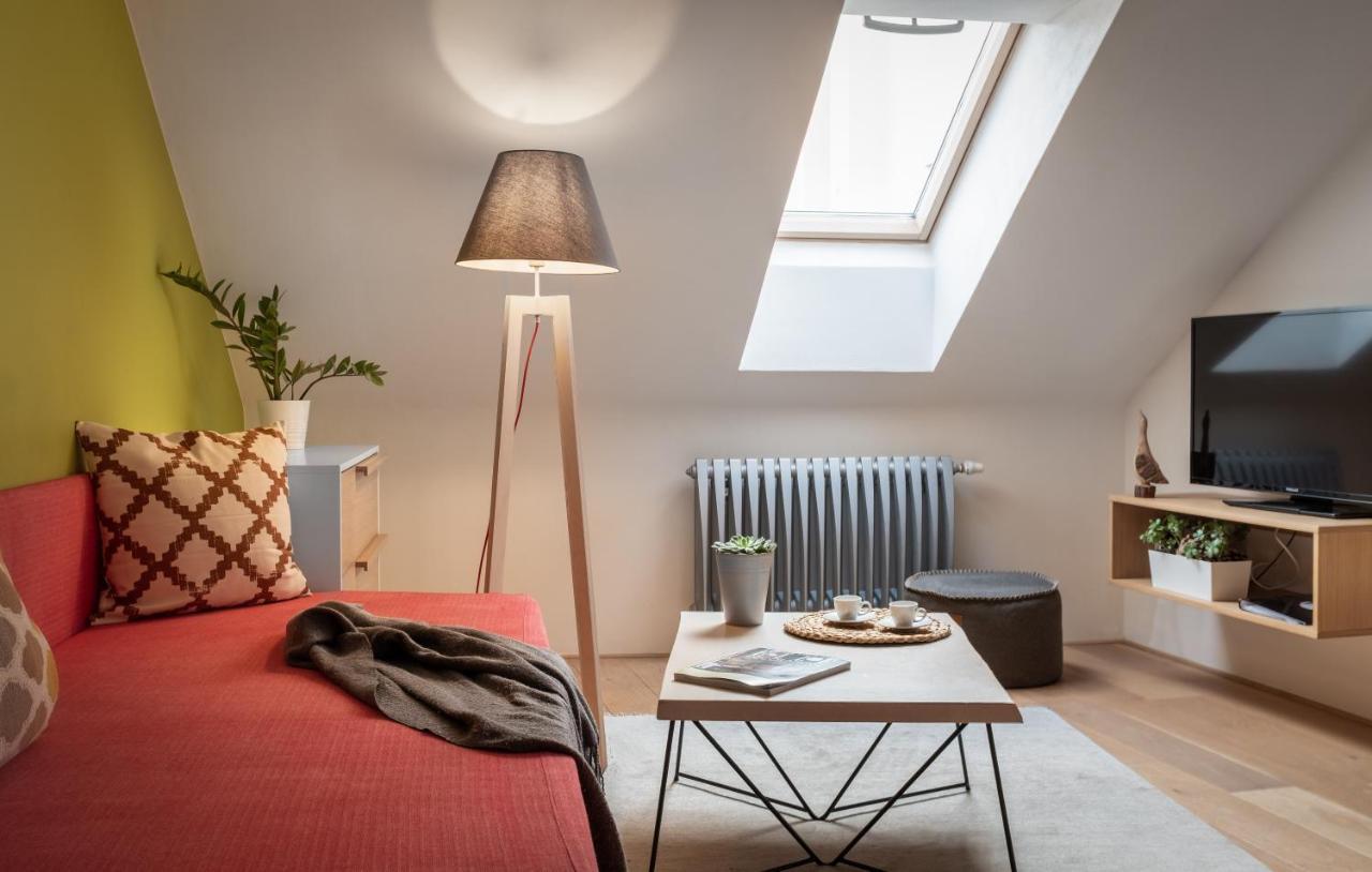 4 Trees By Adrez Apartment Prag