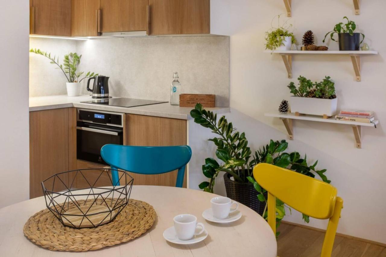 Apartment 4 Trees By Adrez Prag